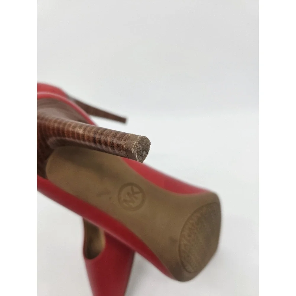 Michael KORS 7.5 M Dorothy Flex red Leather Pump Heel Gold